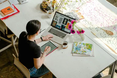 Designing Timeless Appeal: Classic Logo Animation Tactics
