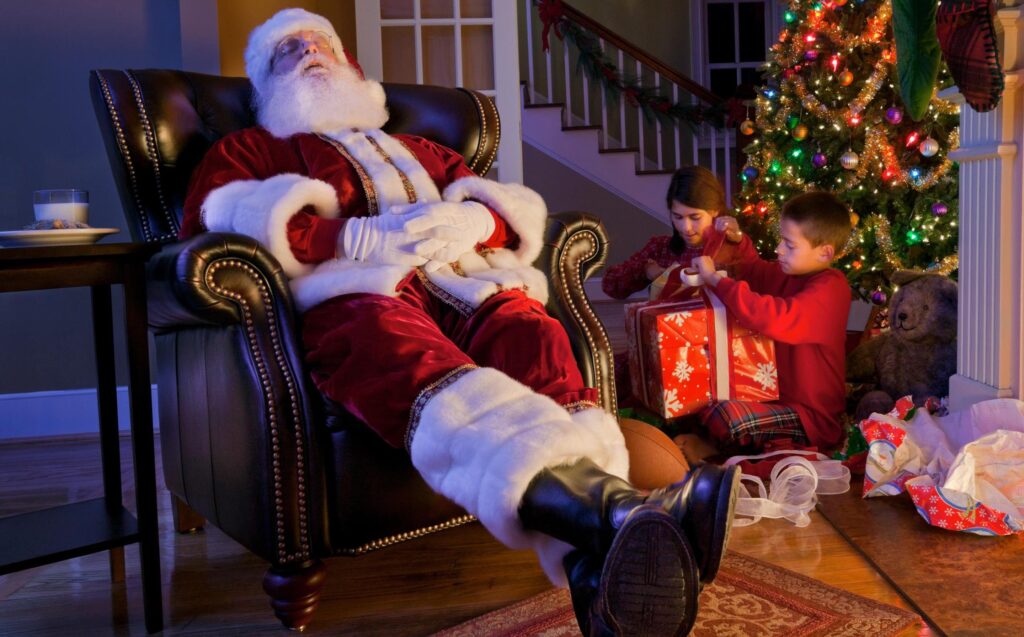 Why Include Santa in Your Family Holiday Traditions?